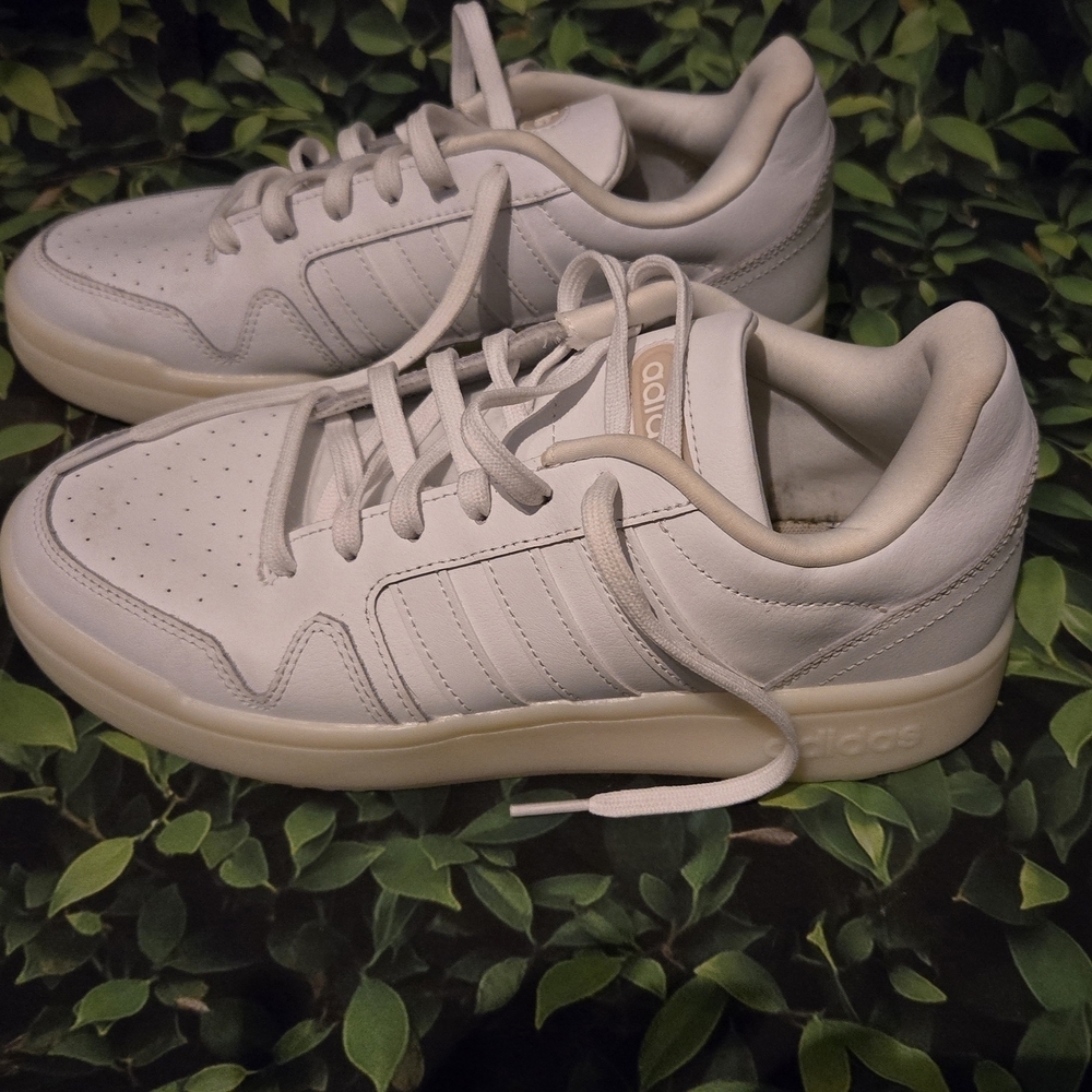 Adidad Cloudfoam White Sneakers - Picture 3 of 6
